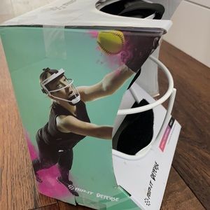 Softball fielders mask